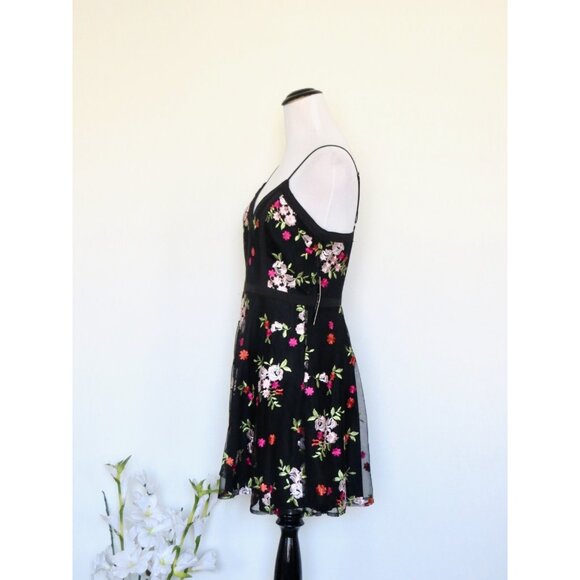 NEW! Lulus Favorite Fleur Mesh Floral Mesh Embroidered Skater Dress Black SZ S - Picture 6 of 11